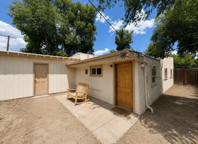 Building Photo - 2415 W Vermijo Ave