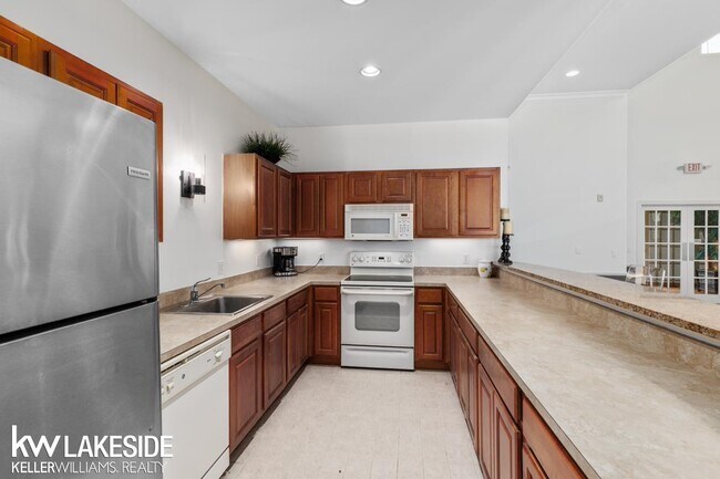Building Photo - 45626 Stadler St