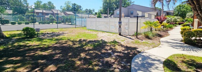 Building Photo - Ocean Pines II - Stunning Coastal Townhome – Just 4 Blocks from the Ocean in Surfside Beach!