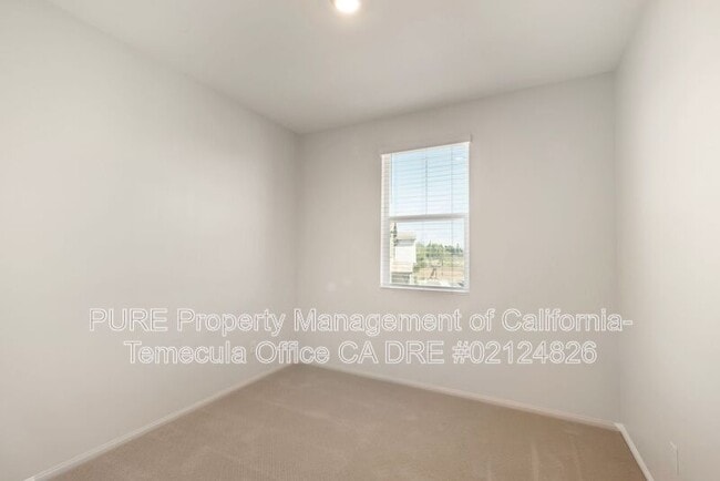 Building Photo - 40702 Birchfield Dr