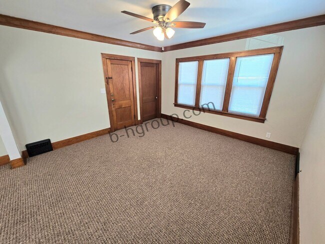 Building Photo - 4400 19th Ave