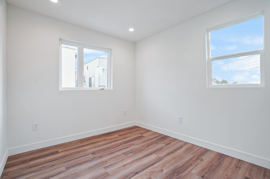 Building Photo - 5187 20th St