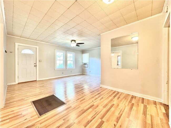 Building Photo - 707 E Lafayette St