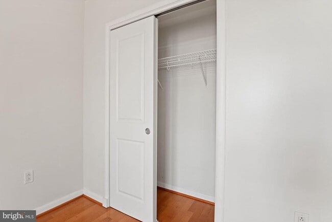 Building Photo - 1021 N Garfield St