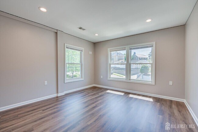 Building Photo - 4 Wilcox Ave