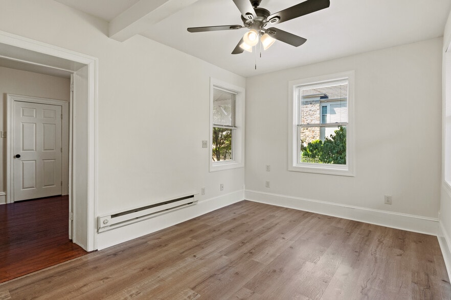 Master Bedroom - 525 Main St
