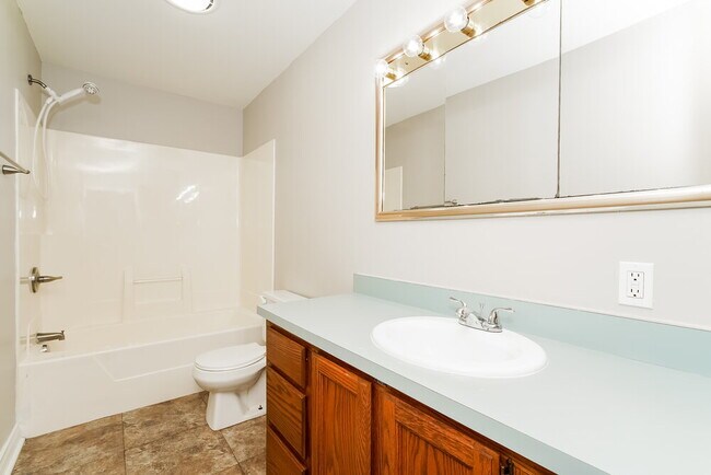 Building Photo - 3266 Sextant Dr