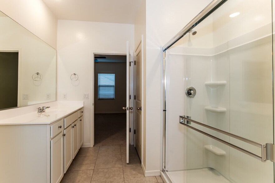 Building Photo - 3974 E Ter Ct