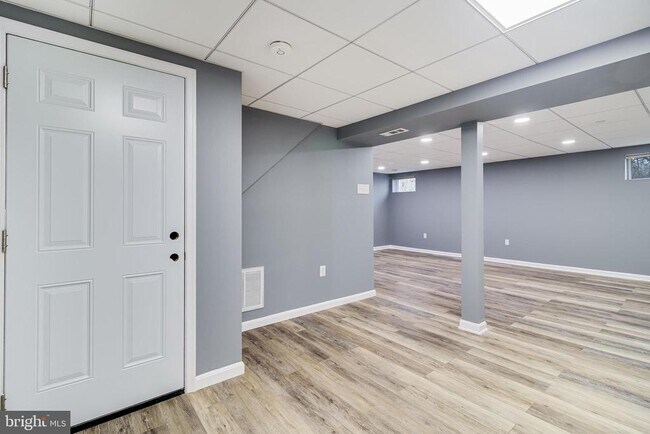 Building Photo - 8325 ABC Farm Pl