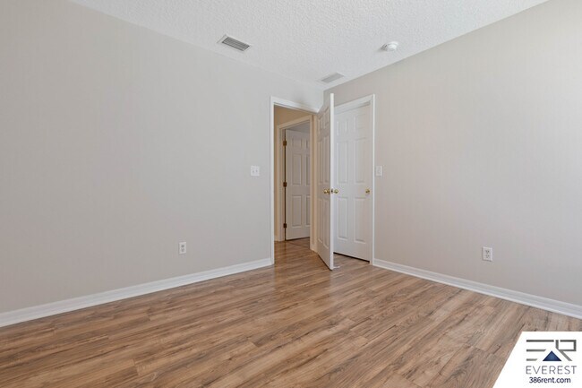 Building Photo - 25 Port Royal Dr