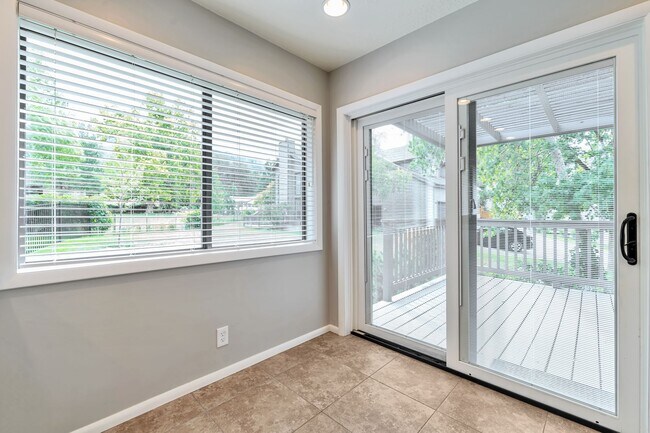 Building Photo - 4829 Arbor Cir
