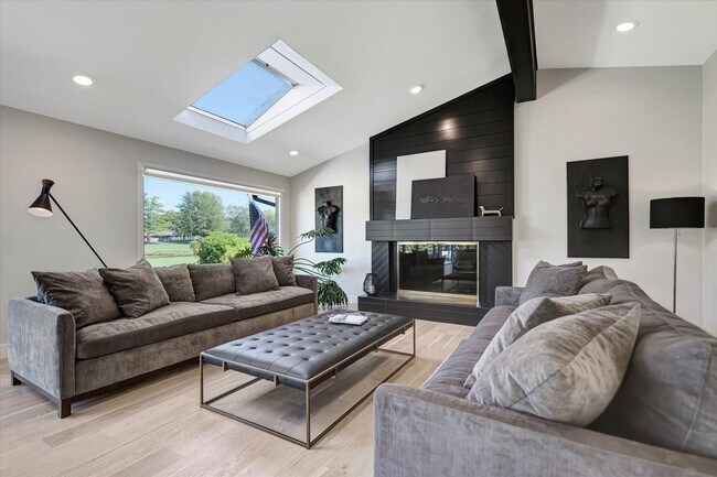 Building Photo - Luxury Ranch House on Champaign Country Club