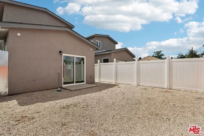 Building Photo - 1677 E 111th St