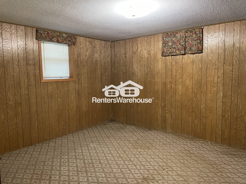 Building Photo - W4774 Pierce Rd