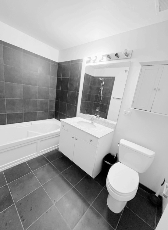 Building Photo - 235 W Van Buren St