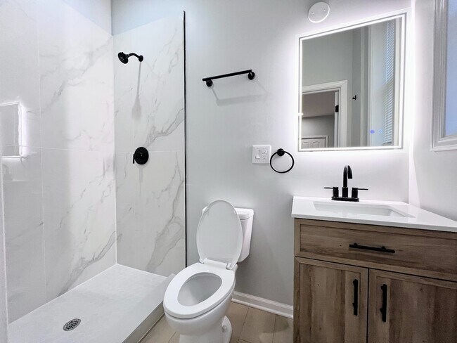 Building Photo - 1024 N Monticello Ave