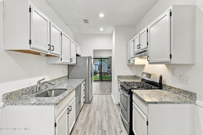 Building Photo - 707 Hatchery Ct
