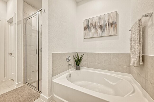 Building Photo - 7933 Wild Thicket Dr