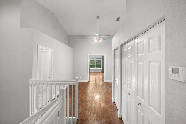 Building Photo - 8080 Briantea Dr