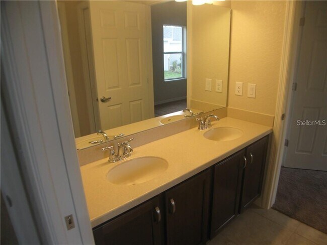 Building Photo - 3426 Barina St