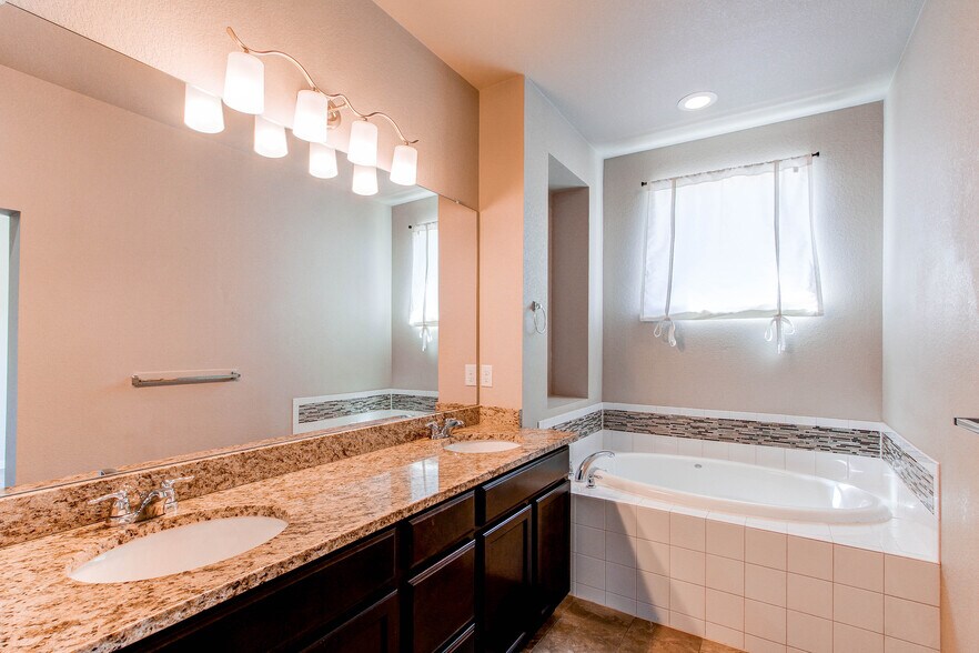 Master bath double vanity - 1745 W 66th Ave
