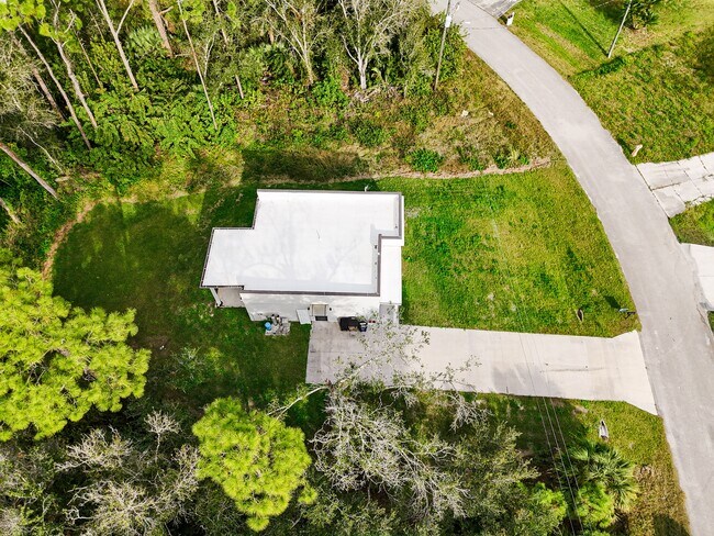 Building Photo - 1911 Lorna Ave