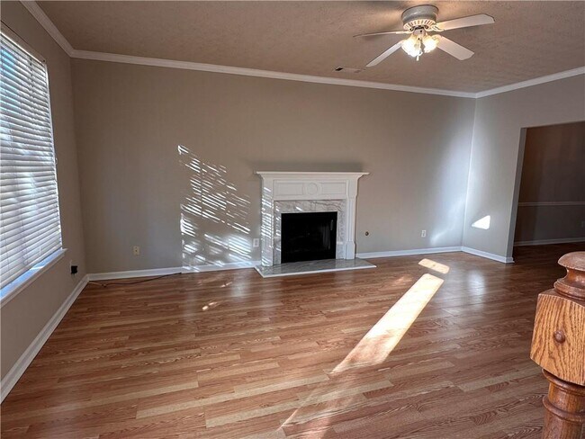 Building Photo - 305 Hulan Way
