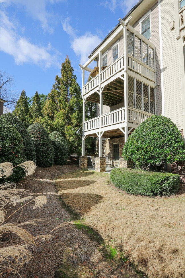 Building Photo - 2114 W Village Xing