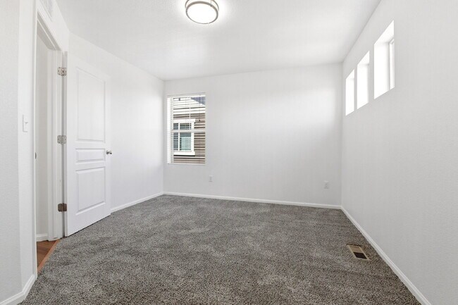 Building Photo - $2,940.95 - 4 Bed, 3 Bath Home in Denver with Central A/C and Fenced in Yard!