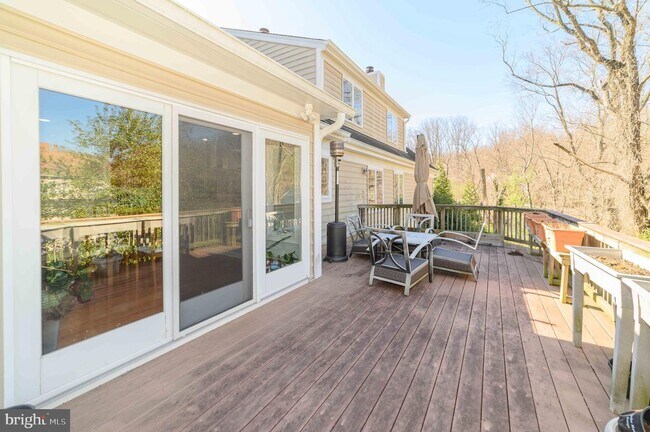 Building Photo - 4708 Randolph Ct