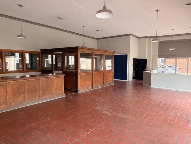 Building Photo - 105 Pendleton St