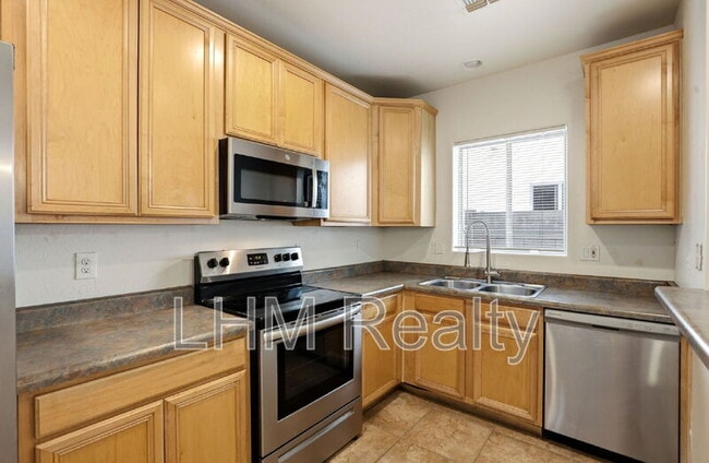 Building Photo - 15818 N 25th St