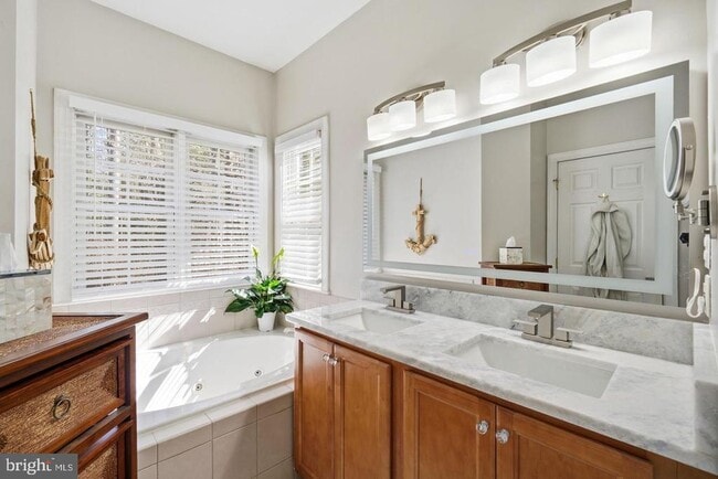 Building Photo - 5807 Blue Claw Ct
