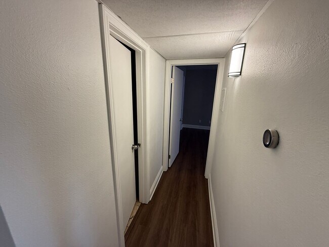 Building Photo - 2-Bedroom Condo with Community Amenities a...