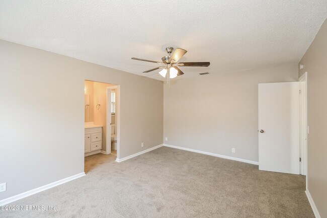 Building Photo - 7850 Blank Dr N