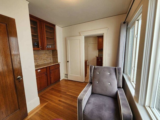 Building Photo - 2231 16th Ave