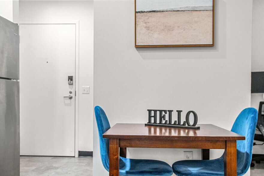 Building Photo - 209 9th St