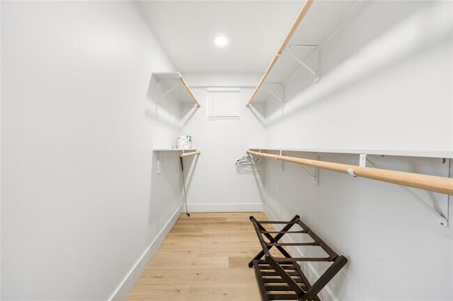 Building Photo - 2109 Brackenridge St
