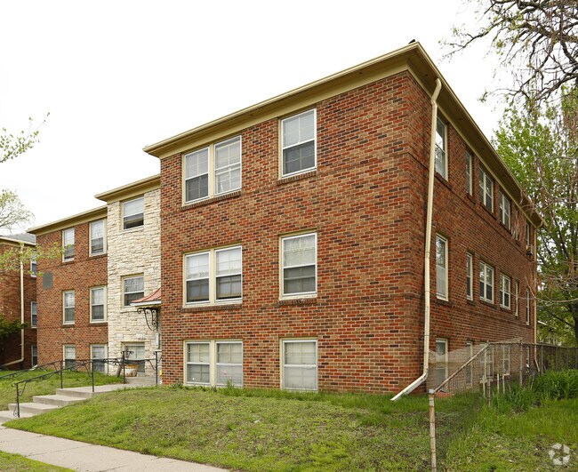 Primary Photo - 1617 Sherburne Ave