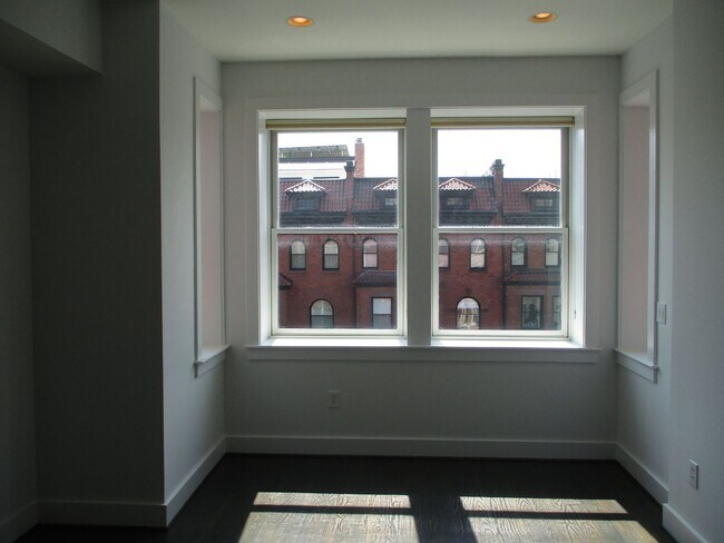 Building Photo - 1837 Kalorama Rd NW