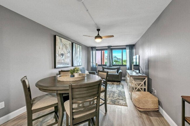 Building Photo - 343 Gulf Shore Dr