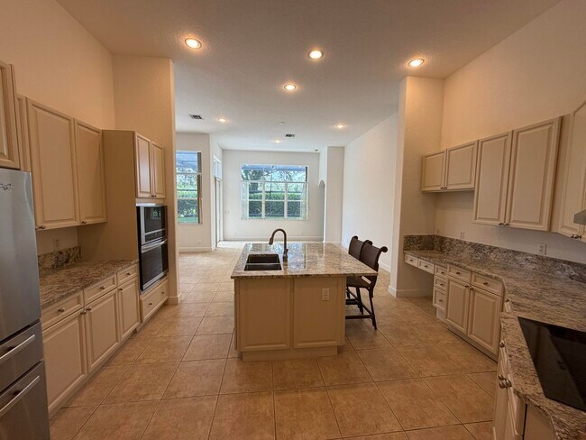 Building Photo - 10440 Cypress Lakes Preserve Dr