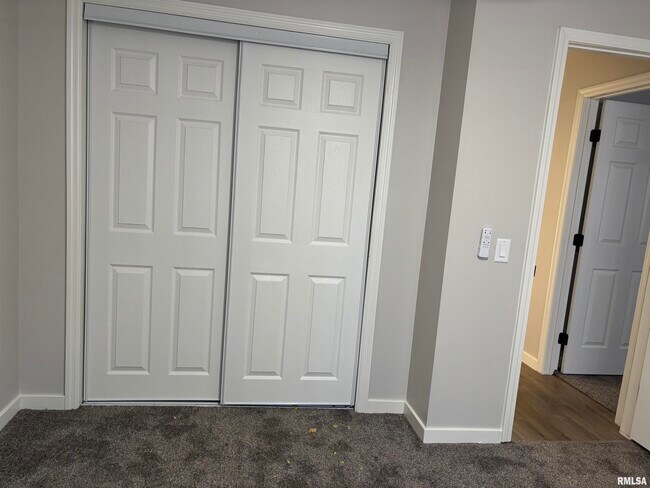 Building Photo - 3326 Jennings Dr