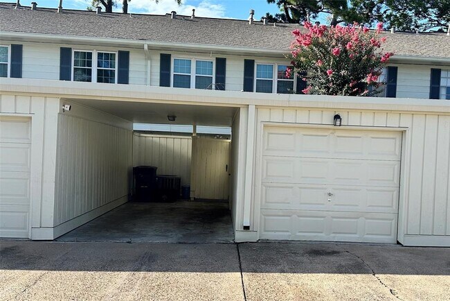 Building Photo - 407 Bendwood Dr