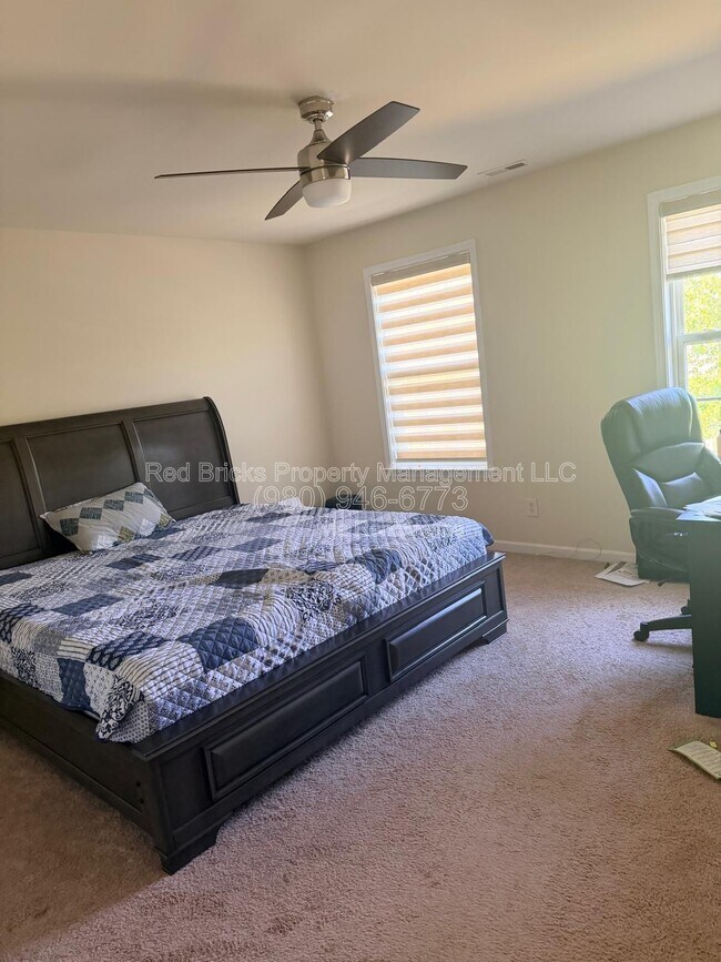 Building Photo - 7939 Heatherstone Dr