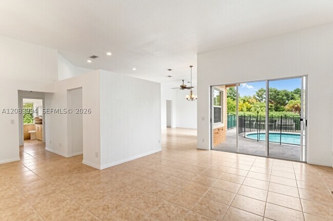 Building Photo - 10989 NW 56th Ct