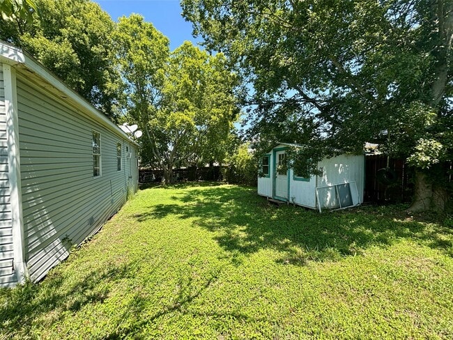 Building Photo - 12733 Pecan Tree Ct