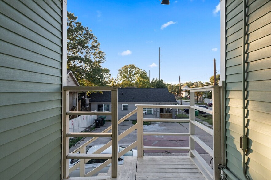 Building Photo - 102 Lockwood Dr