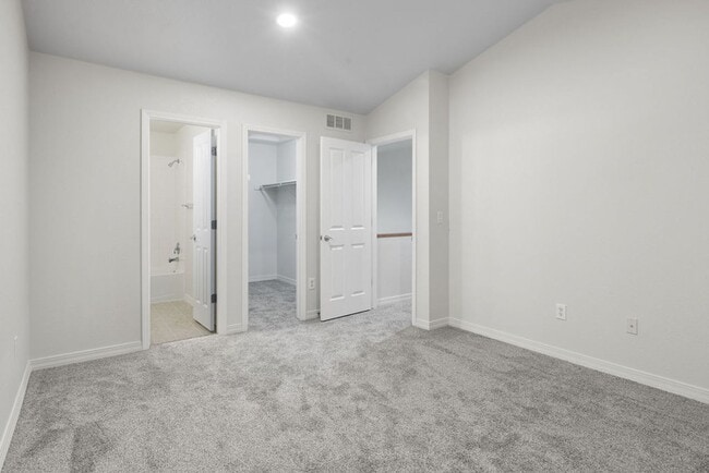 Building Photo - Spacious 2 Bedroom, 2.5 Bath Townhome in Desirable South Fort Collins