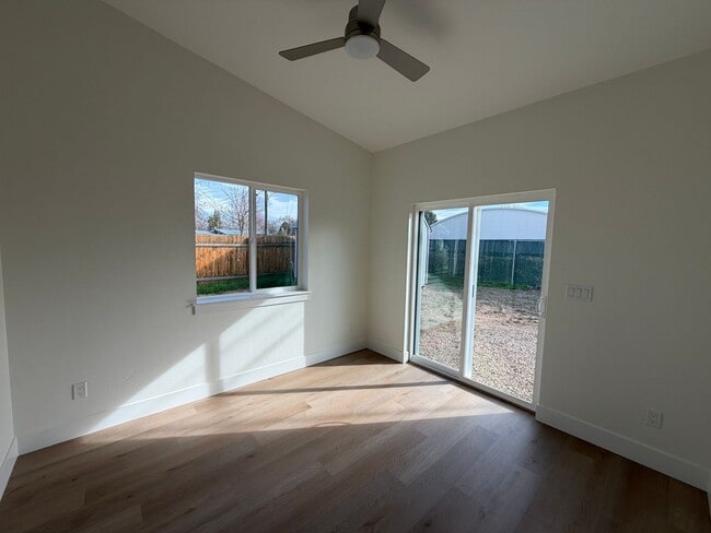 Building Photo - Available Now-Brand New 1-Bed Cottage in the Heart of Boise
